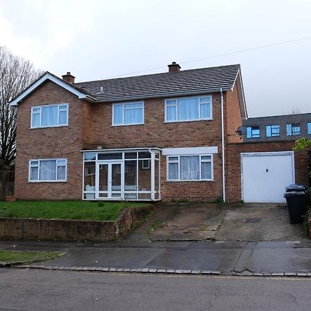 Many Worlds Meet - Eurostar, Wimbledon 30 Mins, Central London, Gatwick 15 Mins - Spacious, Sleeps Up To 16 Plus Cot - Free Wifi, Parking - Next To Lloyd Park, Great For Families, Walkers, Relocators - Ideal For Contractors Кройдон Екстериор снимка