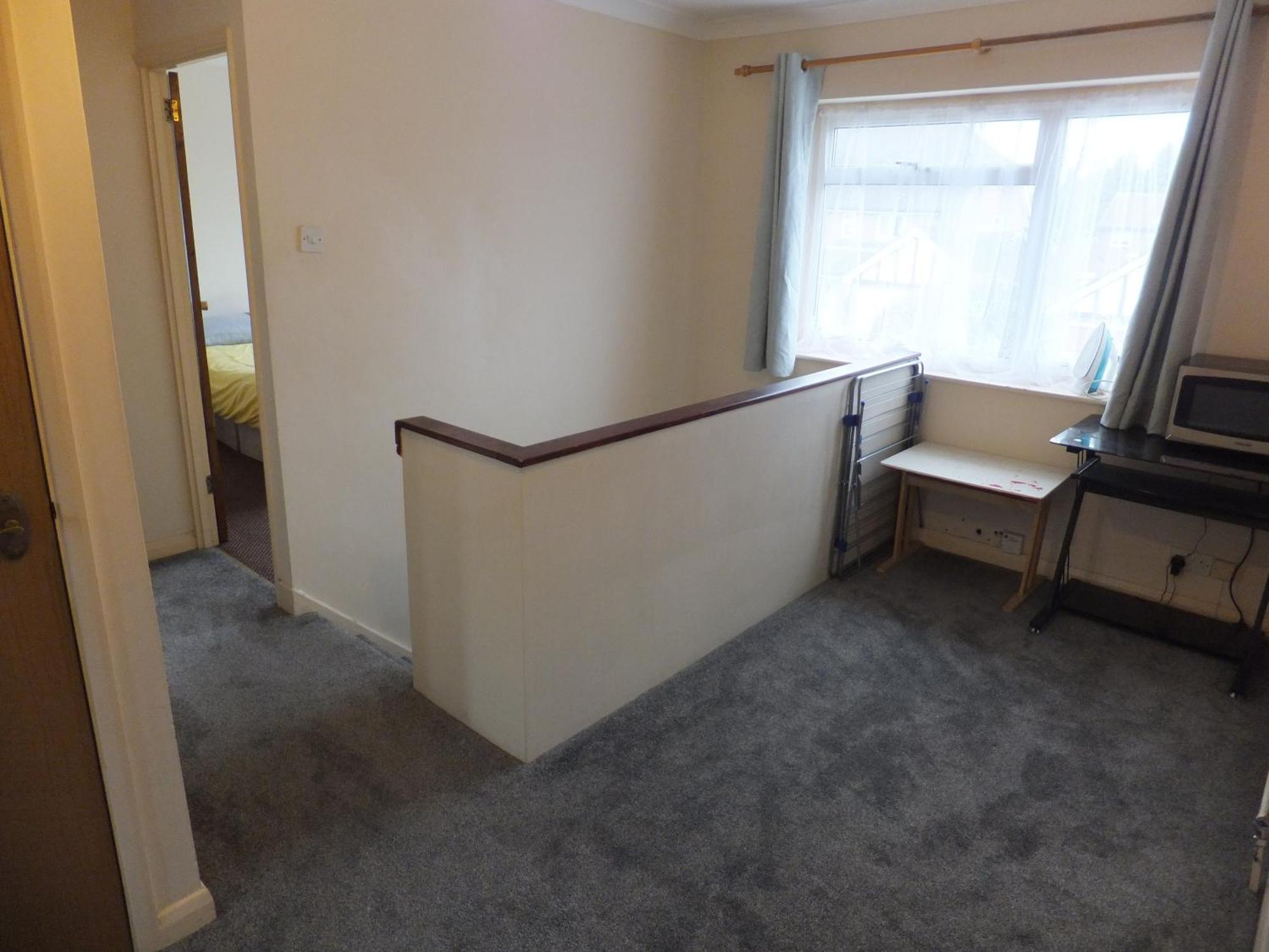 Many Worlds Meet - Eurostar, Wimbledon 30 Mins, Central London, Gatwick 15 Mins - Spacious, Sleeps Up To 16 Plus Cot - Free Wifi, Parking - Next To Lloyd Park, Great For Families, Walkers, Relocators - Ideal For Contractors Кройдон Екстериор снимка